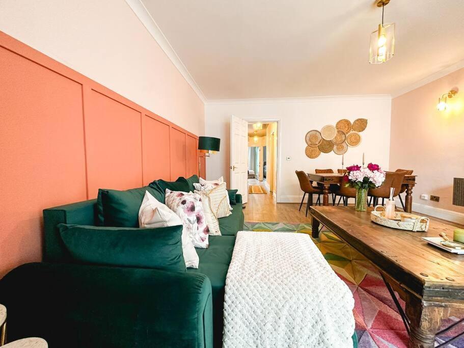 Charming Spacious 2Br Flat Near Station Plus Parking London Exterior foto