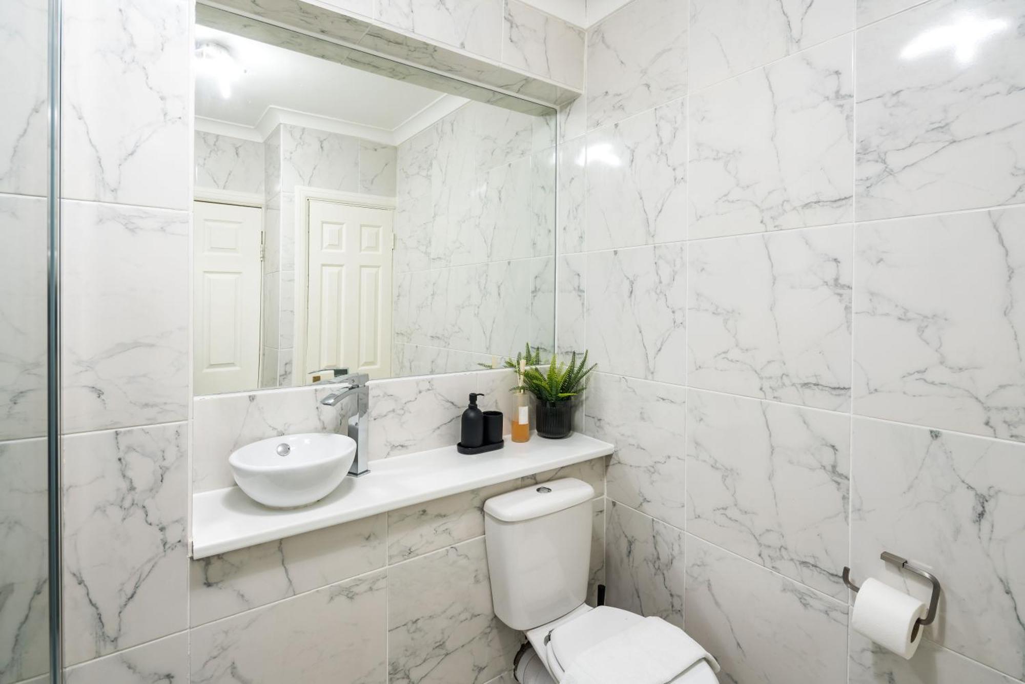 Charming Spacious 2Br Flat Near Station Plus Parking London Exterior foto